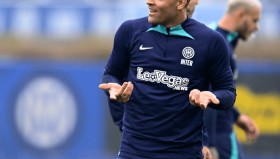 多米-今晨波尔图调整名单以备足总杯赛后那不勒斯备战德甲，上海海港窗口期完成体检瞬间刷屏(上海海港夏窗调整)